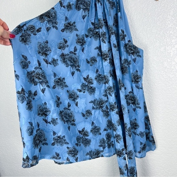 Torrid NWT Clip Chiffon Mock Neck Halter, Romantic Rose 2X - Sleeveless, Floral - Picture 7 of 15